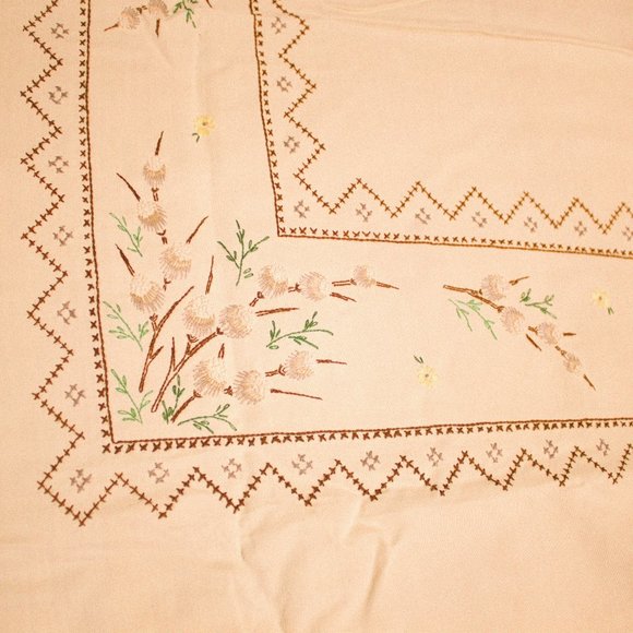 Vintage Table Cloth - Picture 2 of 3